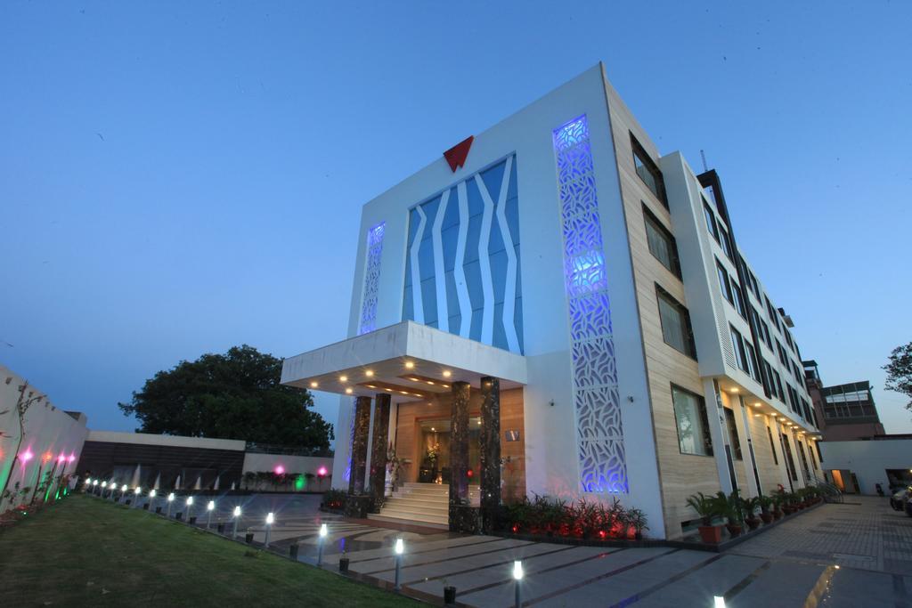 Wingston A Treehouse Hotel Goverdhan Radha Kund Exterior foto
